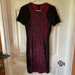 Catherine Dress Women’s Size XS?Animal Print Body on Vintage Short Sleeve Wine